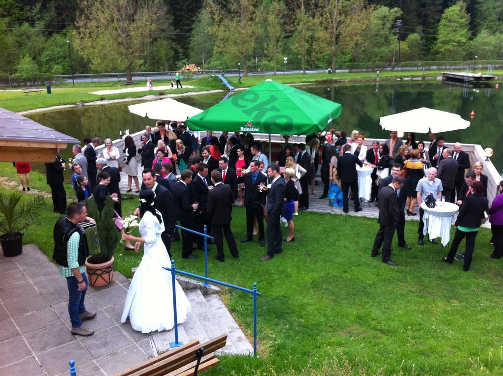 Seegasthof Breineder - Familien&Seminarhotel Monichwald Exterior foto